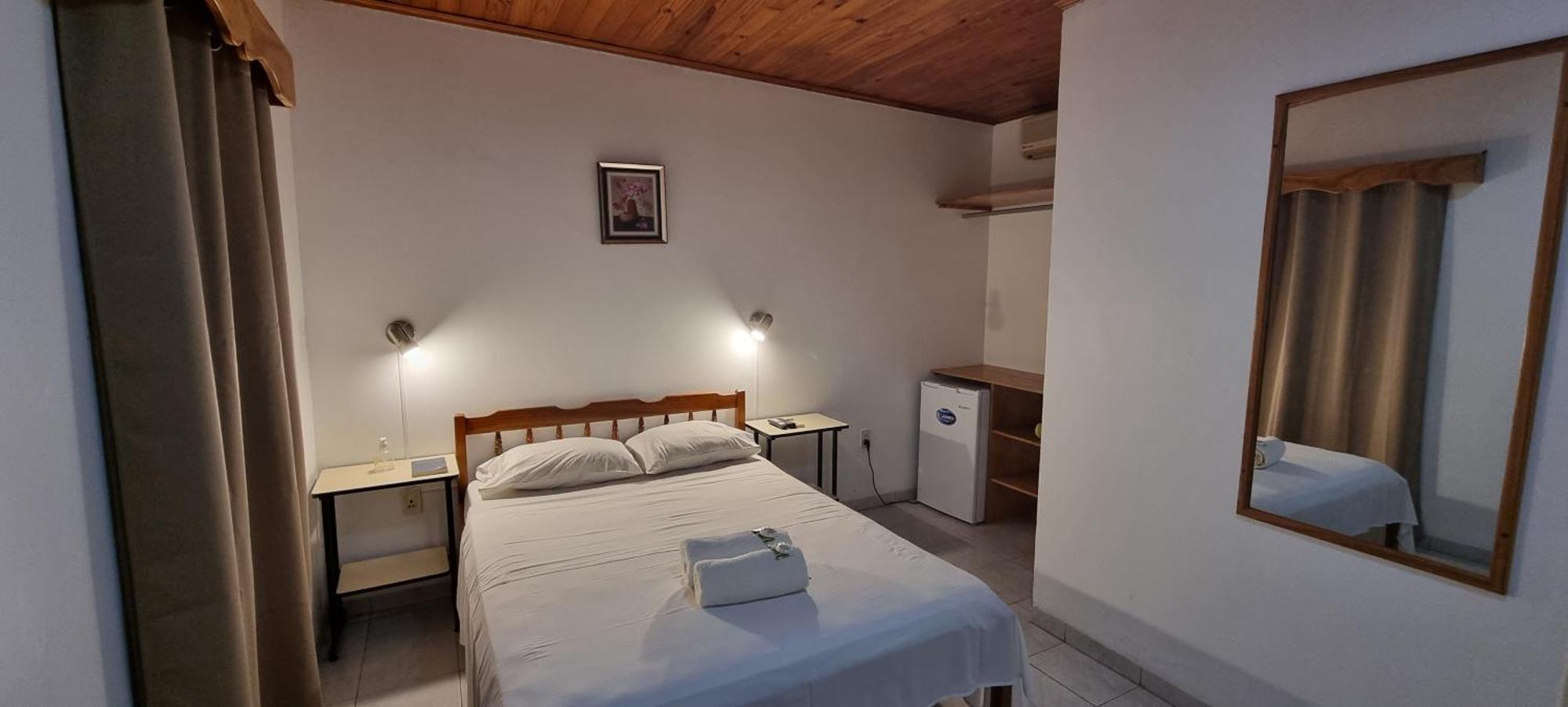 Hotel Golondrina Filadelfia Екстериор снимка
